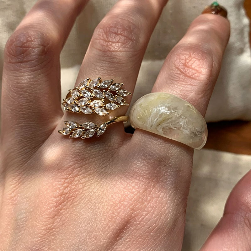 Champagne Alloy Open Rings For Women Featuring Electroplated Grain Design With Resin Inlay