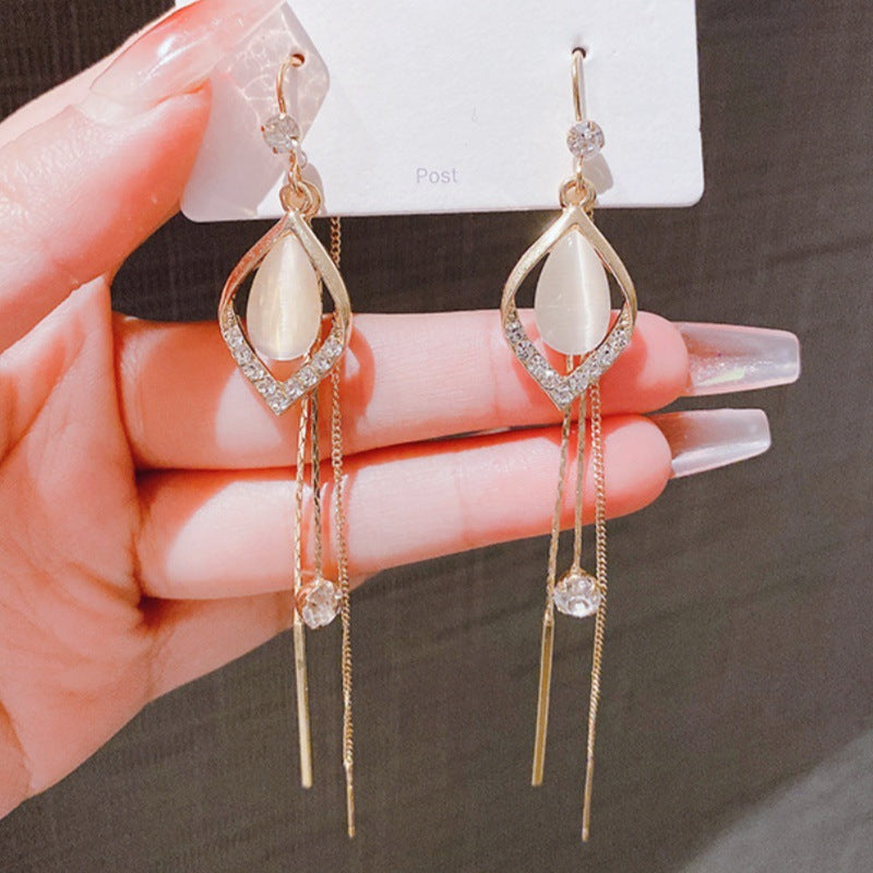 Heart Shape Tassel Ear Line Earrings For Women In White Featuring Zinc Alloy Material With Copper Ear Pins