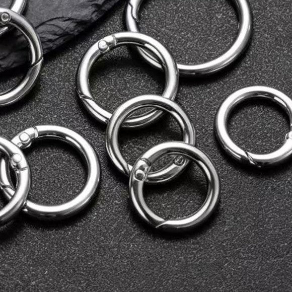 Colour Metal Key Chains In Stylish Design, Perfect For Organizing Keys And Accessories
