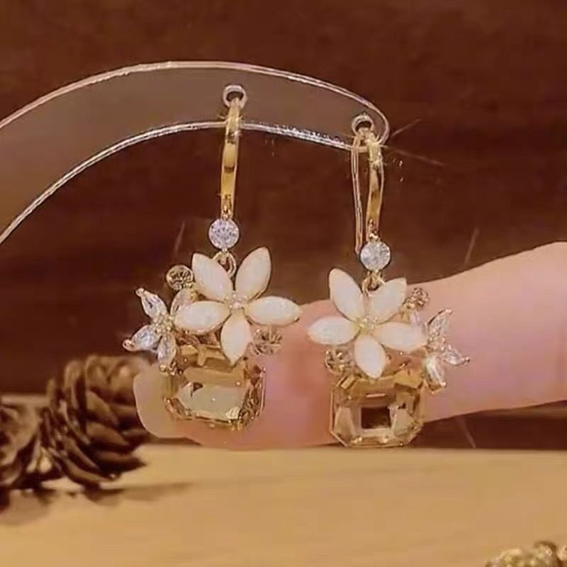 Electroplated Alloy Earrings For Women Featuring Dyed Black Flowers Inlaid With Zircon