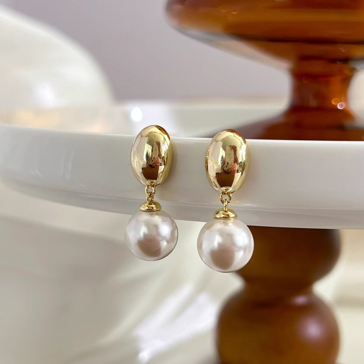 Heart Shape Simple Style Earrings With Freshwater Pearl Inlay, Electroplated Metal And Copper Ear Pins For Women