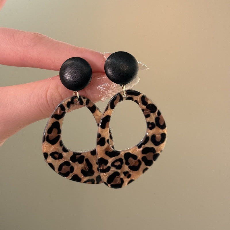 Leopard Print Earrings For Women In Coffer Color, Alloy Material Featuring Electroplated Craft And Retro Style