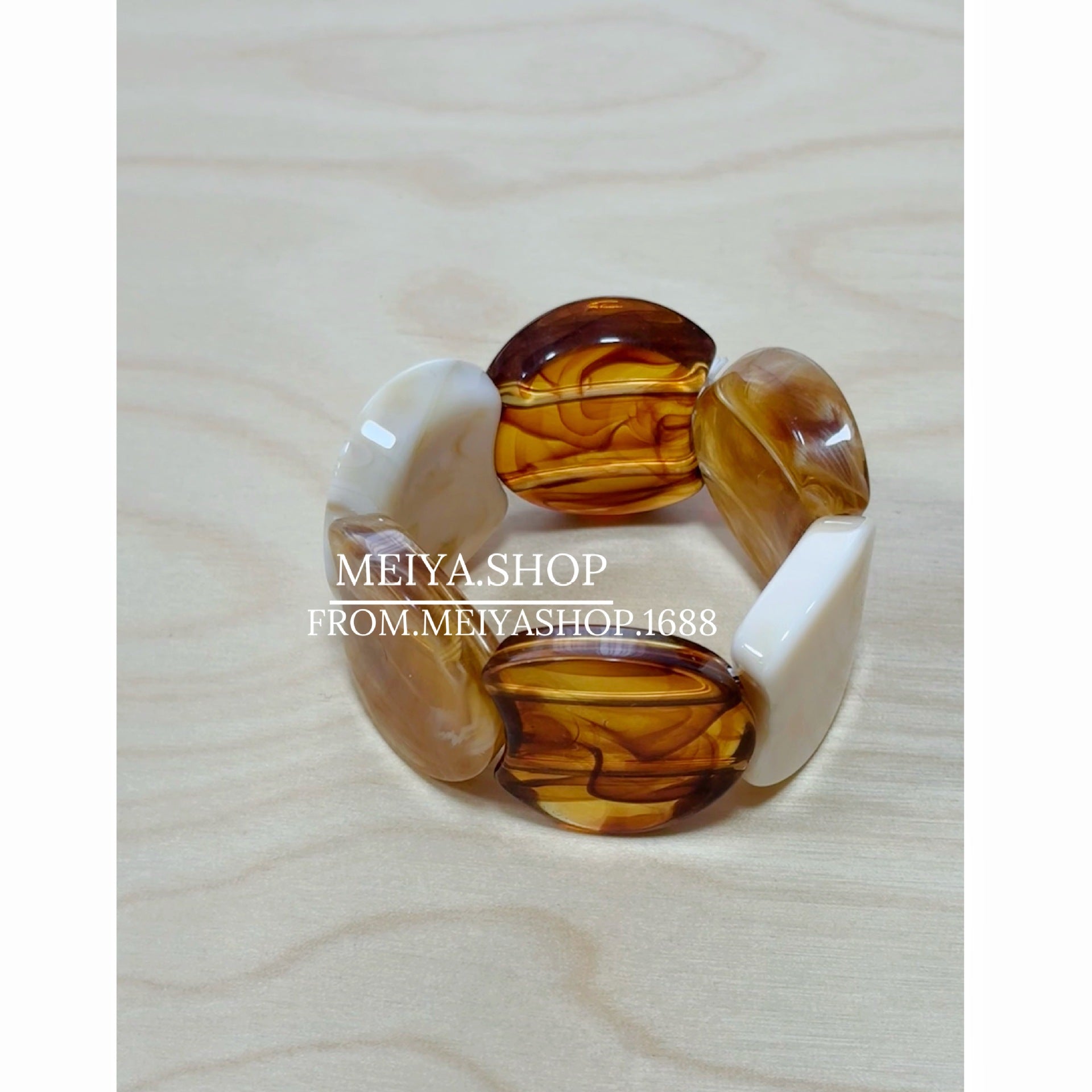 Exaggerated Geometric Resin Bangle Featuring Bold Design For Stylish Statement