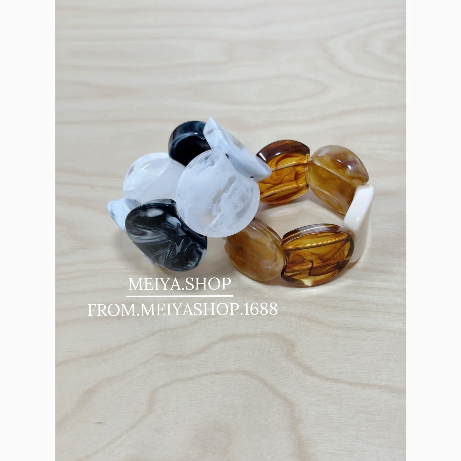 Exaggerated Geometric Resin Bangle Featuring Bold Design For Stylish Statement