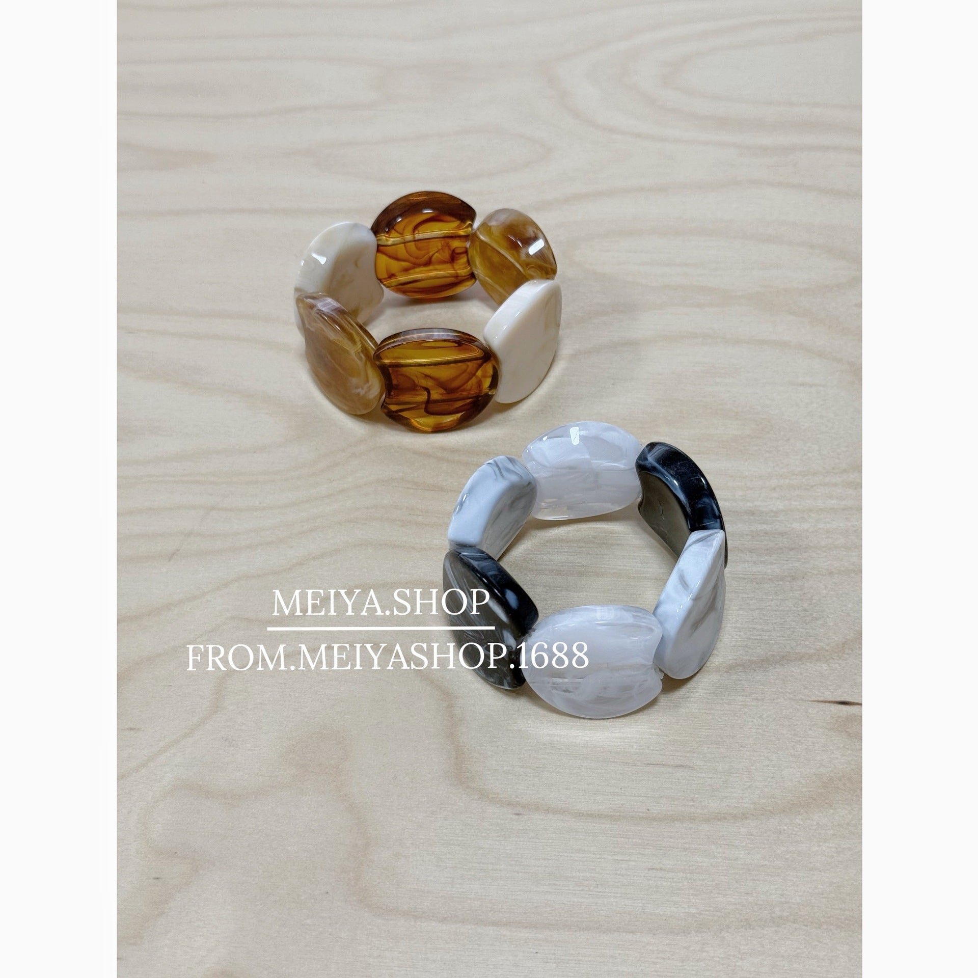 Exaggerated Geometric Resin Bangle Featuring Bold Design For Stylish Statement