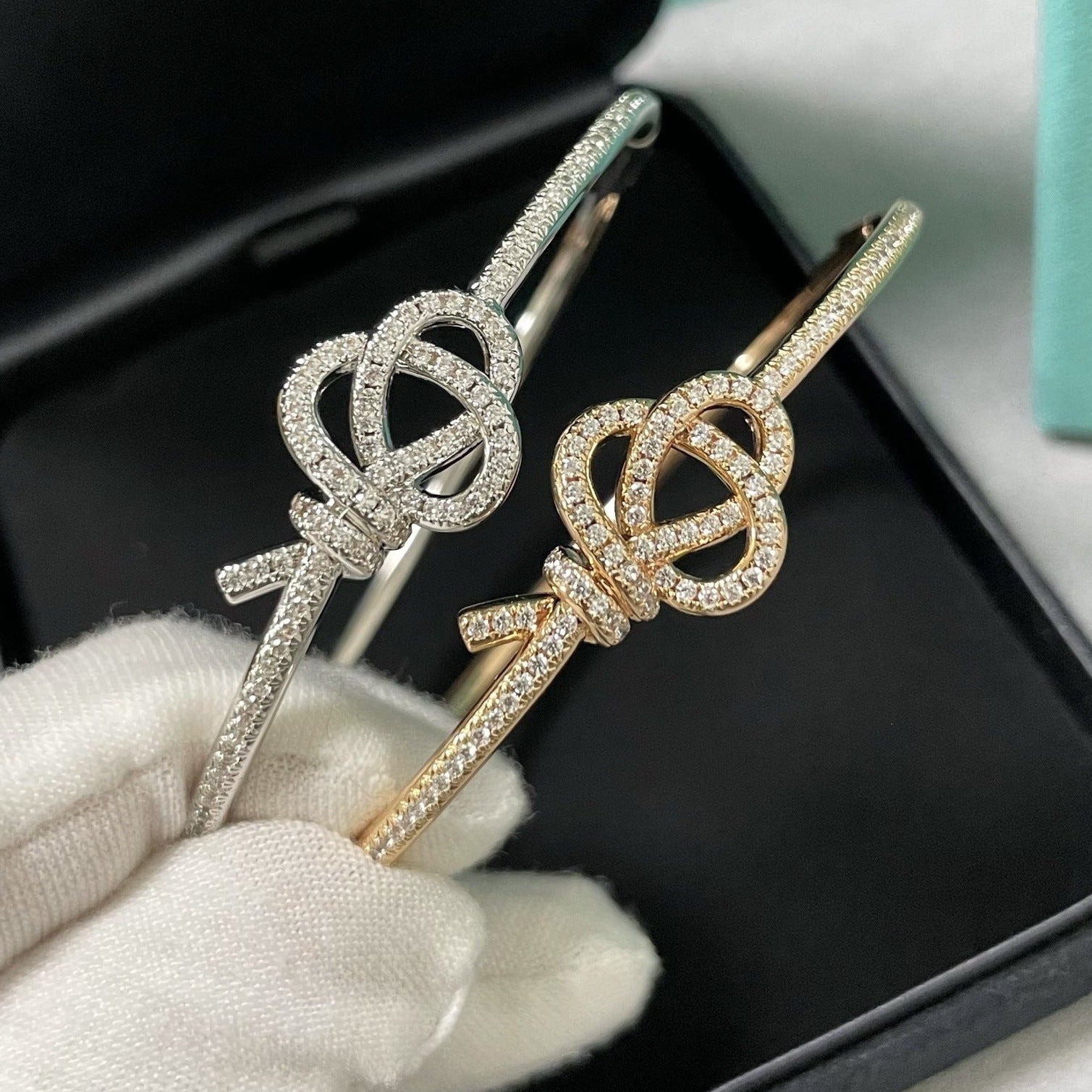 Handmade Rose Gold V Gold Bangle Featuring Elegant Craftsmanship