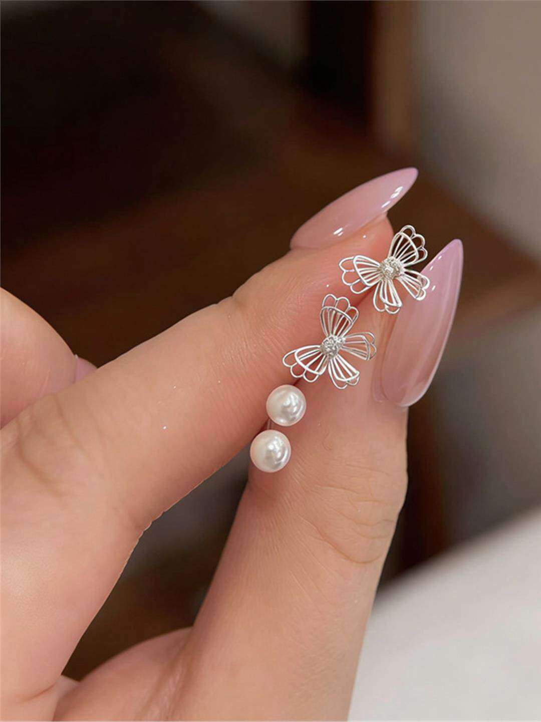 Bow Tie Stud Earrings For Women In Silver Alloy With Copper Ear Pins, 4 Pieces Set