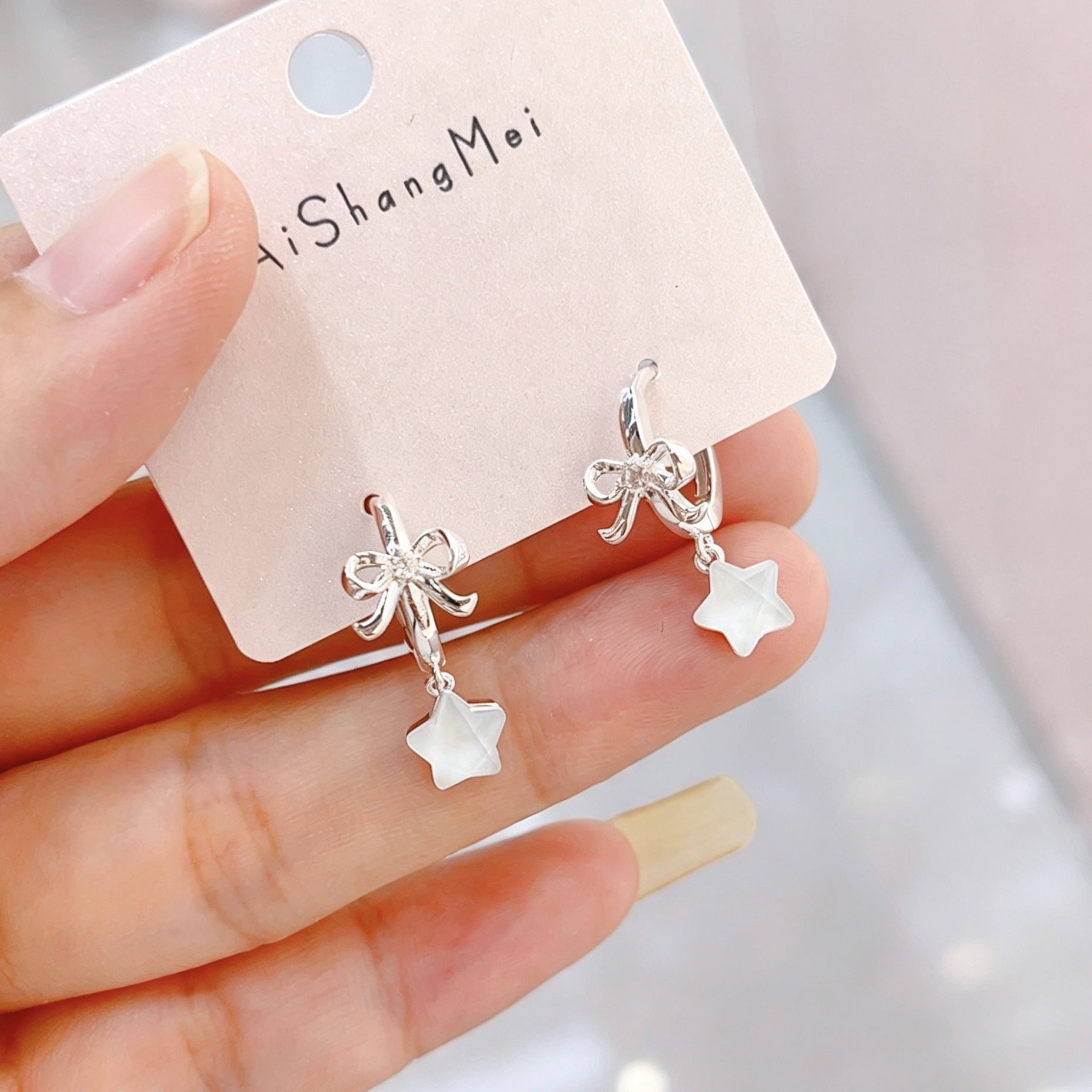Bow Tie Clip Earrings For Women In Dyed Black Alloy With Copper Posts Featuring Cute Style