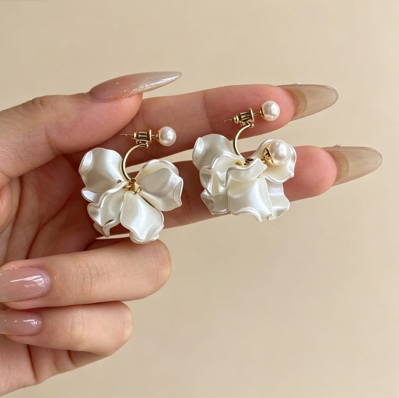 Heart Shape Tassel Earrings For Women With Copper Studs, Electroplated Alloy And Artificial Pearl Inlay