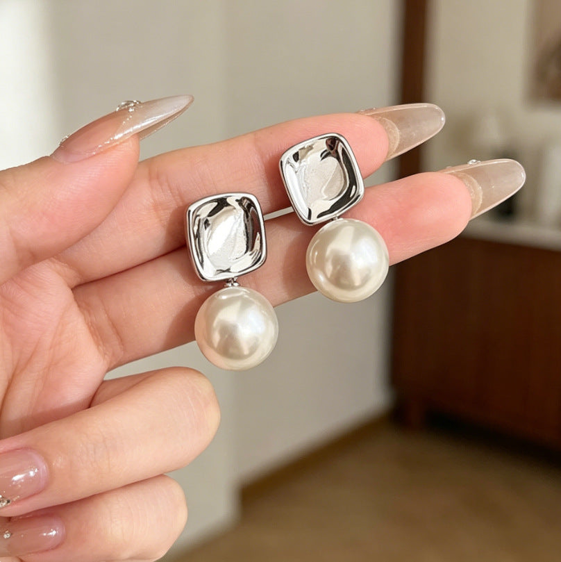 Heart Shape Tassel Earrings For Women With Copper Studs, Electroplated Alloy And Artificial Pearl Inlay