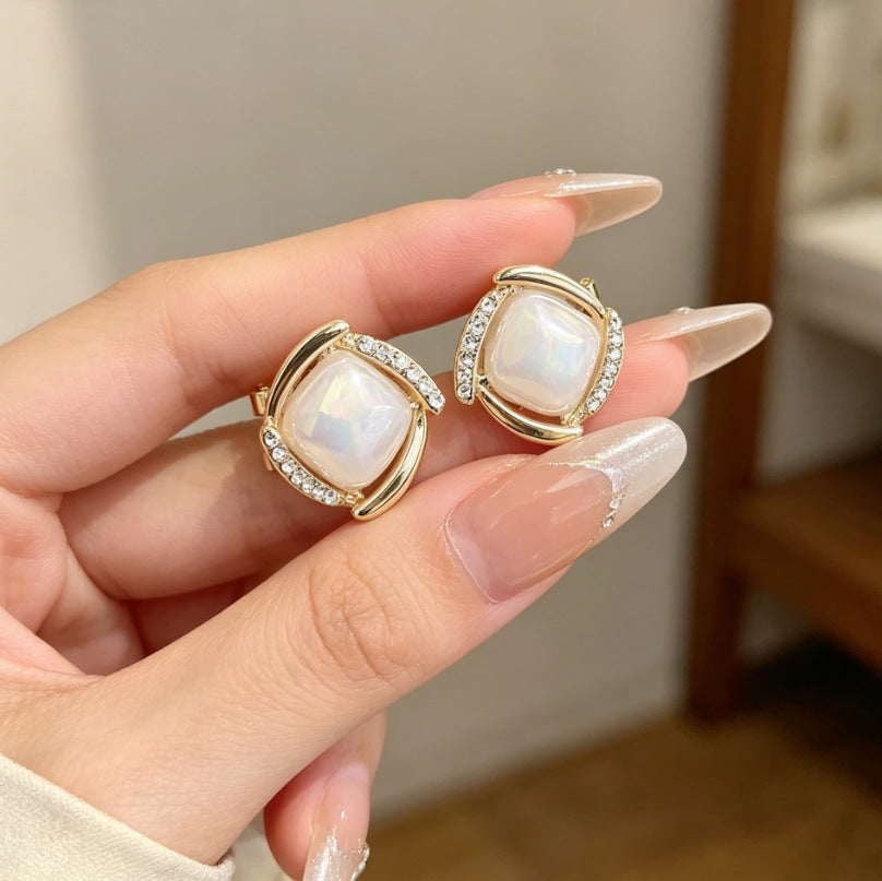 Heart Shape Tassel Earrings For Women With Copper Studs, Electroplated Alloy And Artificial Pearl Inlay
