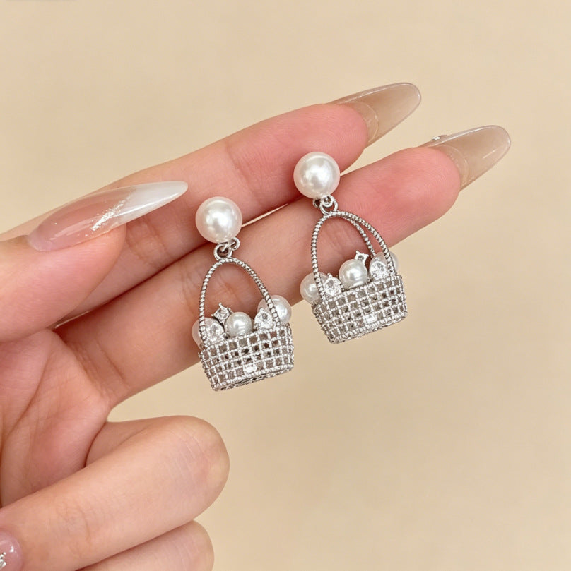 Heart Shape Tassel Earrings For Women With Copper Studs, Electroplated Alloy And Artificial Pearl Inlay