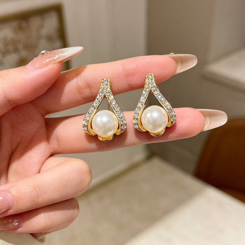 Heart Shape Tassel Earrings For Women With Copper Studs, Electroplated Alloy And Artificial Pearl Inlay