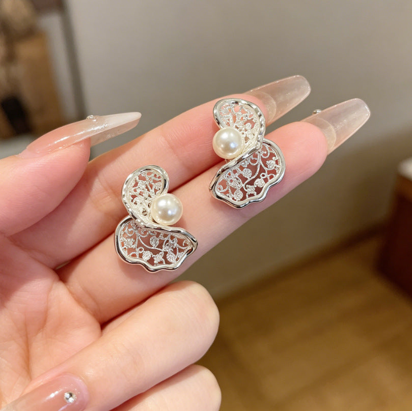 Heart Shape Tassel Earrings For Women With Copper Studs, Electroplated Alloy And Artificial Pearl Inlay