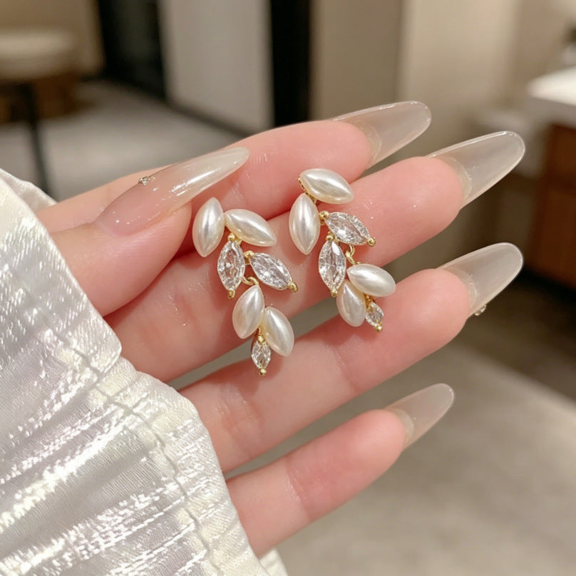 Heart Shape Tassel Earrings For Women With Copper Studs, Electroplated Alloy And Artificial Pearl Inlay