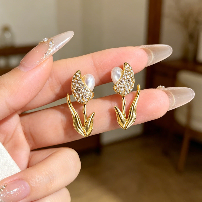 Heart Shape Tassel Earrings For Women With Copper Studs, Electroplated Alloy And Artificial Pearl Inlay