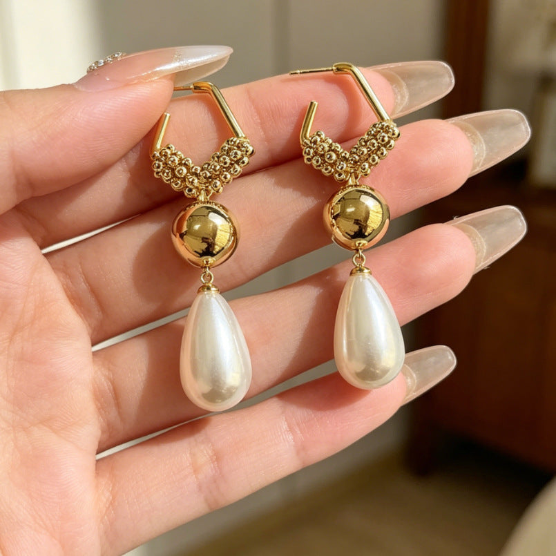 Heart Shape Tassel Earrings For Women With Copper Studs, Electroplated Alloy And Artificial Pearl Inlay