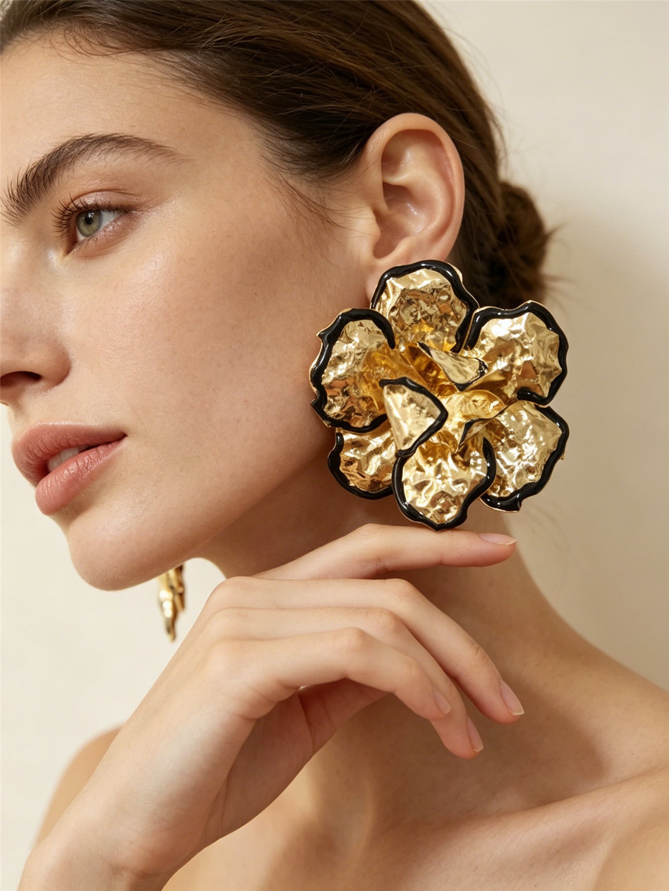 Bohemian Women’s Jewelry Set Featuring Asymmetrical Flowers Design, Golden Plated Iron With 0.03µm Thickness