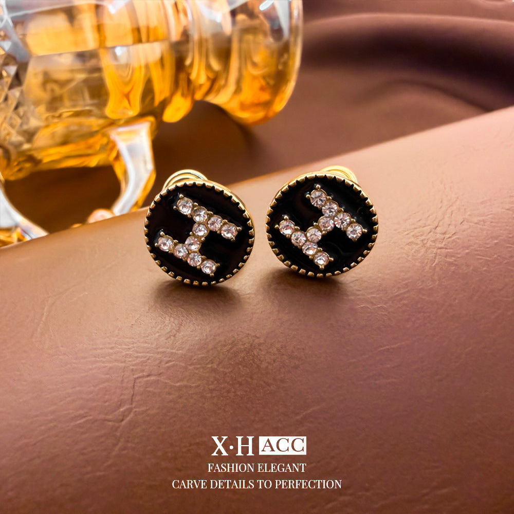 Elegant Heart Shape Clip Earrings For Women In Gold Alloy With Electroplated Finish And Artificial Pearl Inlay