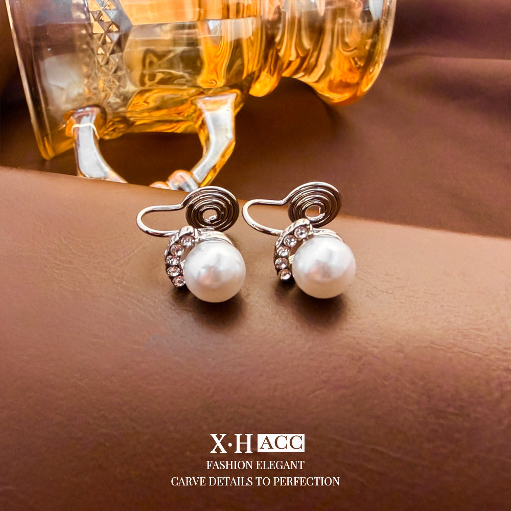 Elegant Heart Shape Clip Earrings For Women In Gold Alloy With Electroplated Finish And Artificial Pearl Inlay