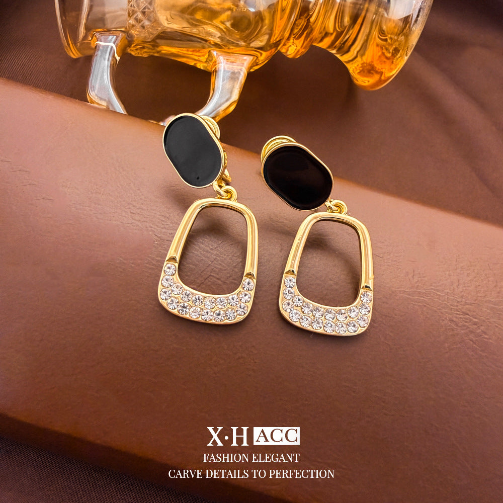 Elegant Heart Shape Clip Earrings For Women In Gold Alloy With Electroplated Finish And Artificial Pearl Inlay