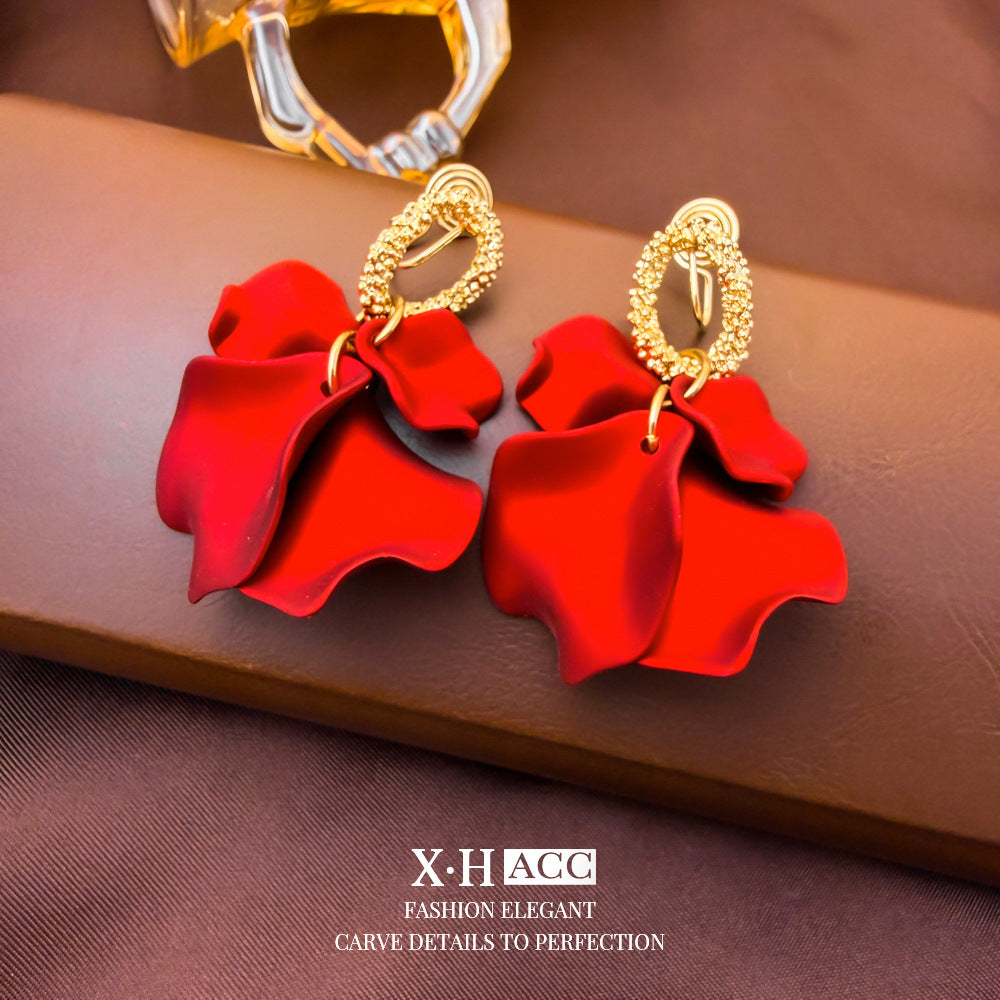 Elegant Heart Shape Clip Earrings For Women In Gold Alloy With Electroplated Finish And Artificial Pearl Inlay