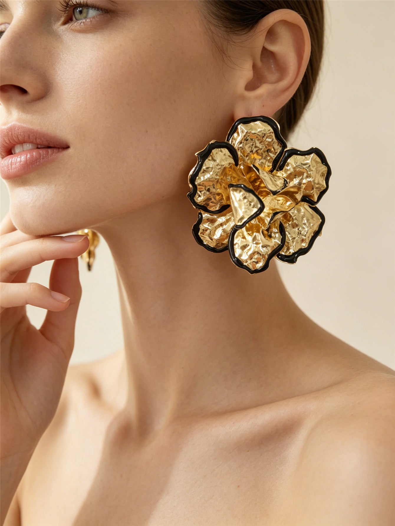 Bohemian Women’s Jewelry Set Featuring Asymmetrical Flowers Design, Golden Plated Iron With 0.03µm Thickness