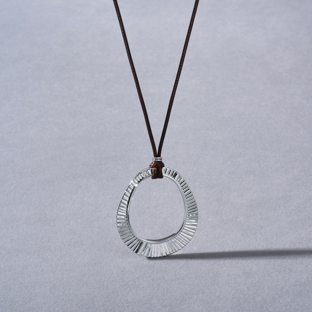 Luxurious Gold Circle Braid Pendant Necklace For Women With Copper Slider Chain