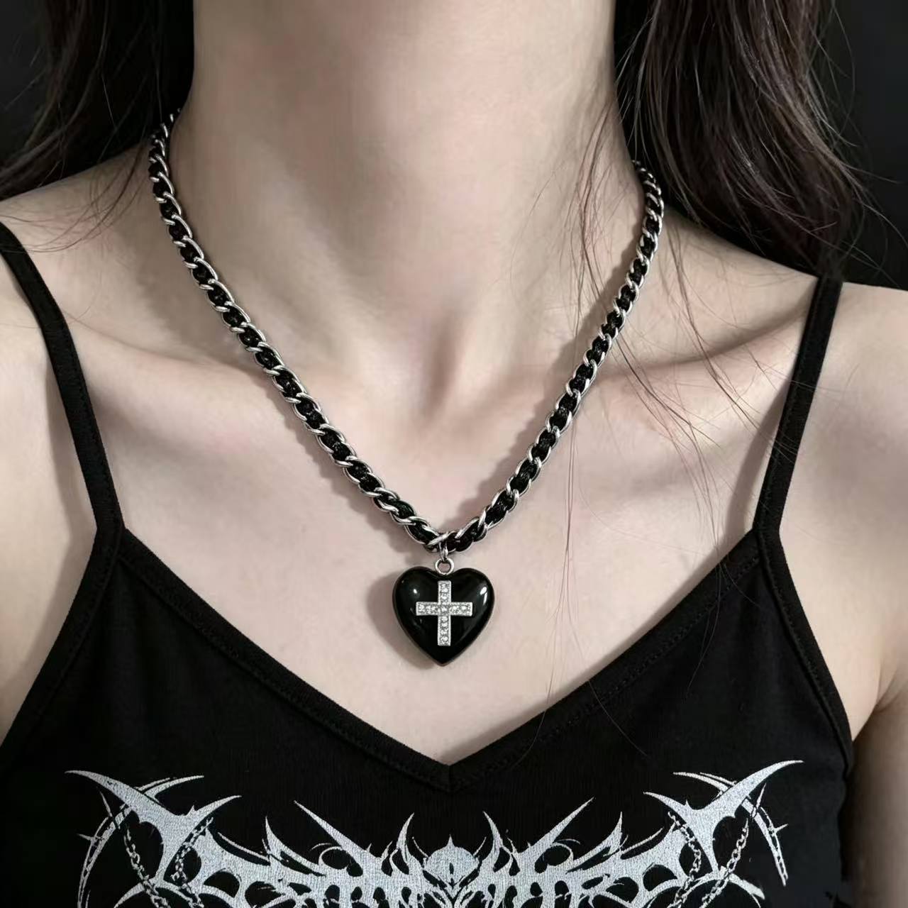 Heart Shape Braid Choker For Women With Woven Leather Rope Chain And Alloy Pendant Necklace