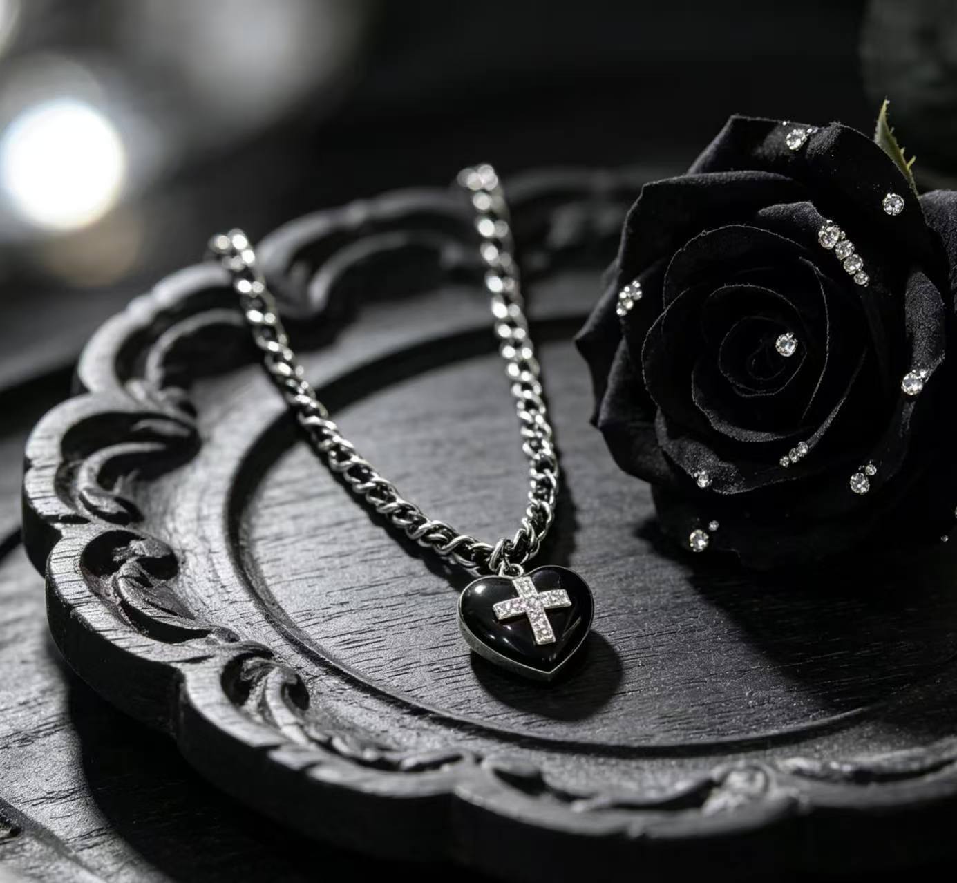 Heart Shape Braid Choker For Women With Woven Leather Rope Chain And Alloy Pendant Necklace