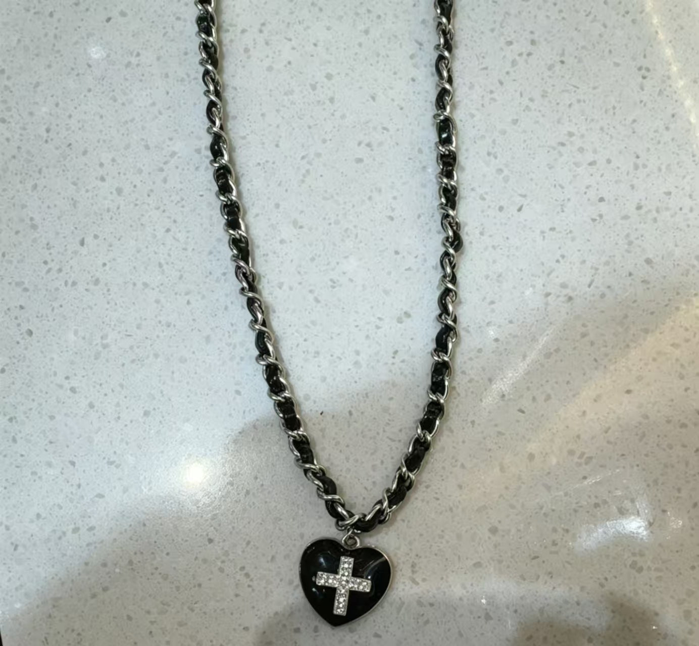 Heart Shape Braid Choker For Women With Woven Leather Rope Chain And Alloy Pendant Necklace