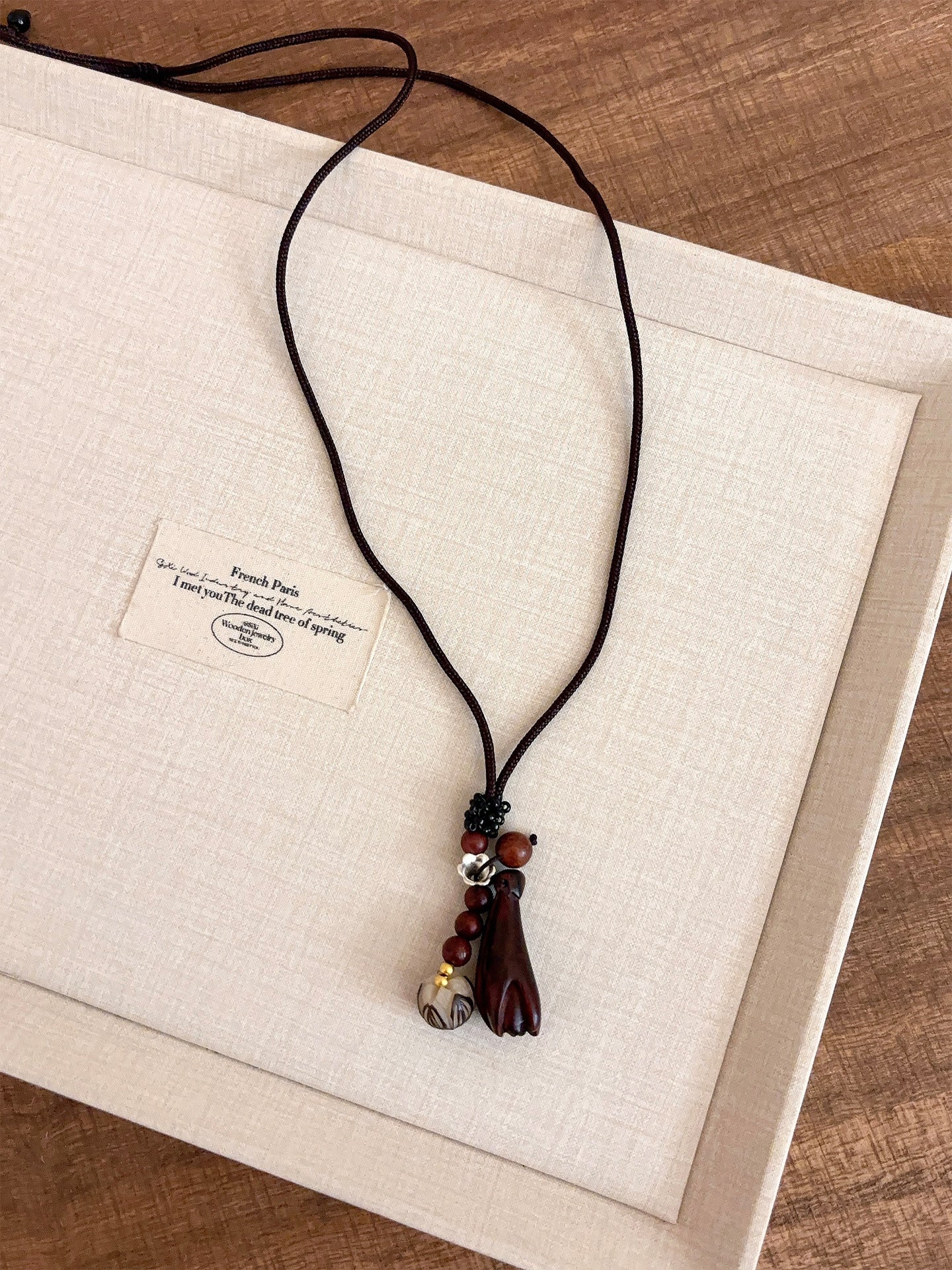 Ethnic Style Brown Wood Flowers Pendant Necklace For Women With Woven Chain Featuring Braid Craft