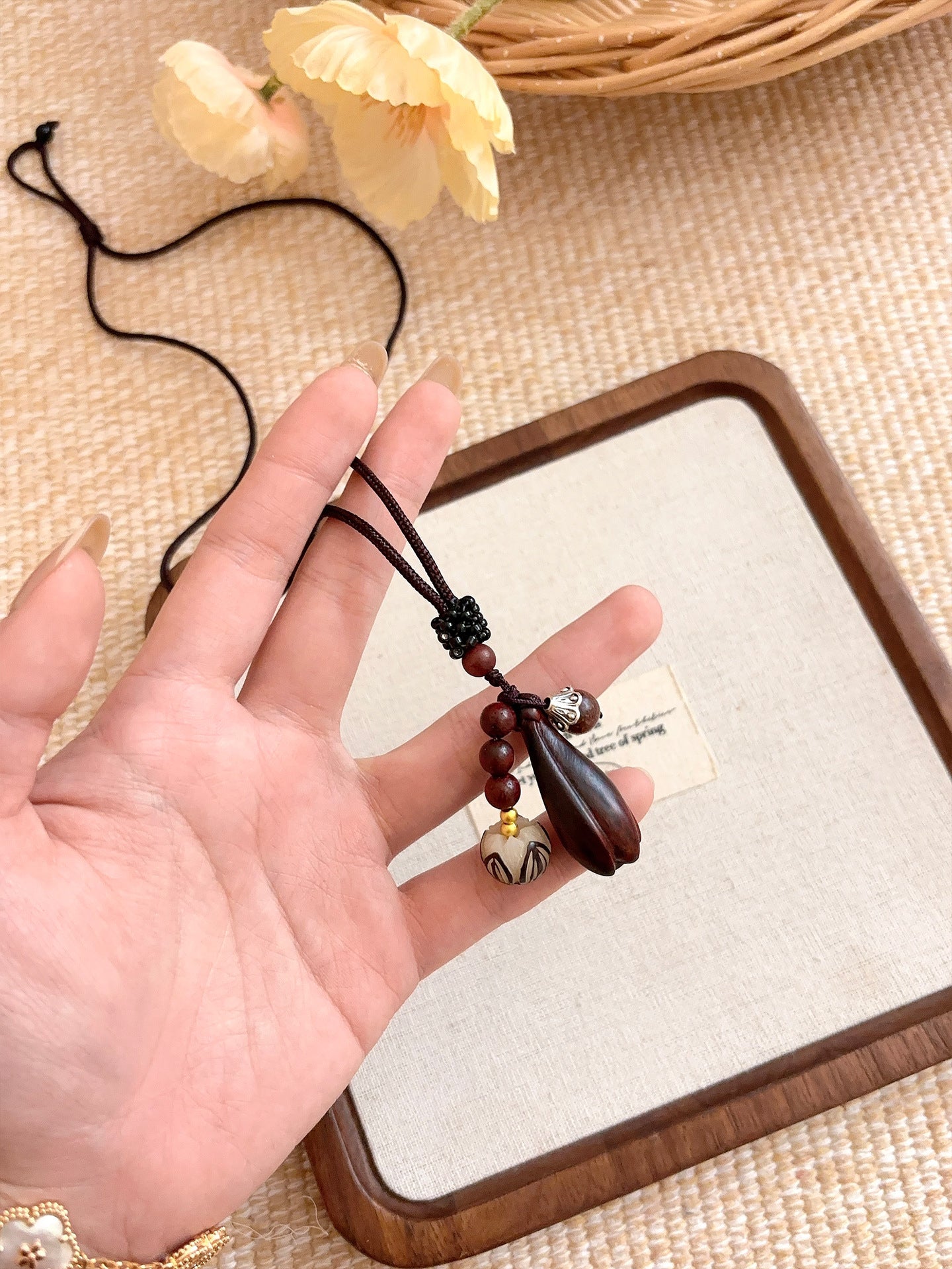 Ethnic Style Brown Wood Flowers Pendant Necklace For Women With Woven Chain Featuring Braid Craft