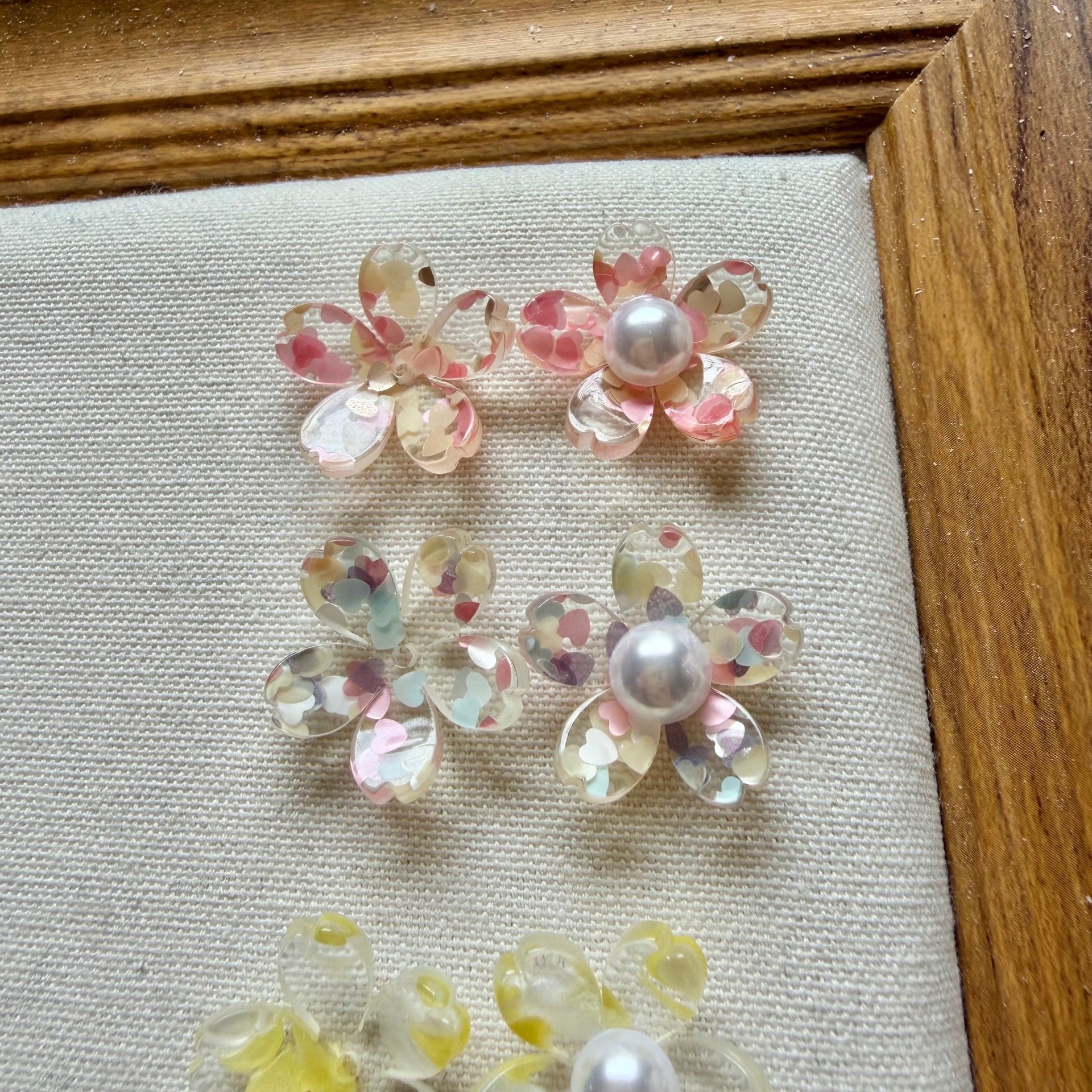 Electroplated Resin Flowers With Sequins In Chinoiserie Style Jewelry Accessories, Available In Colour