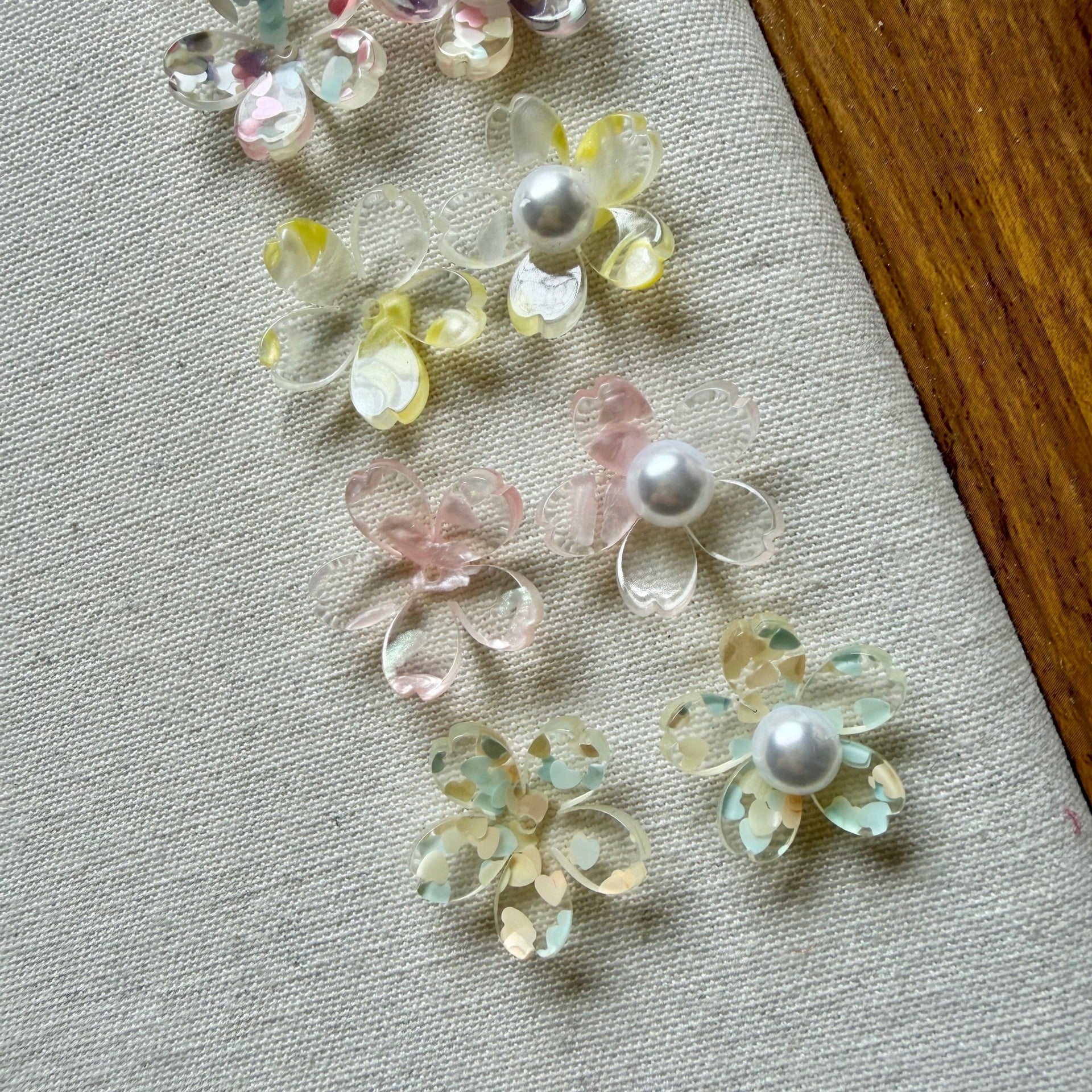 Electroplated Resin Flowers With Sequins In Chinoiserie Style Jewelry Accessories, Available In Colour