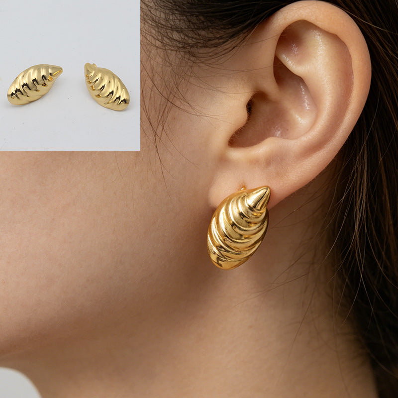 Geometric Sweet Stud Earrings For Women In 304 Stainless Steel With Electroplated Gold And Titanium Steel Posts