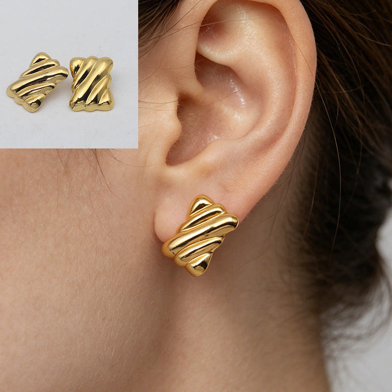 Geometric Sweet Stud Earrings For Women In 304 Stainless Steel With Electroplated Gold And Titanium Steel Posts