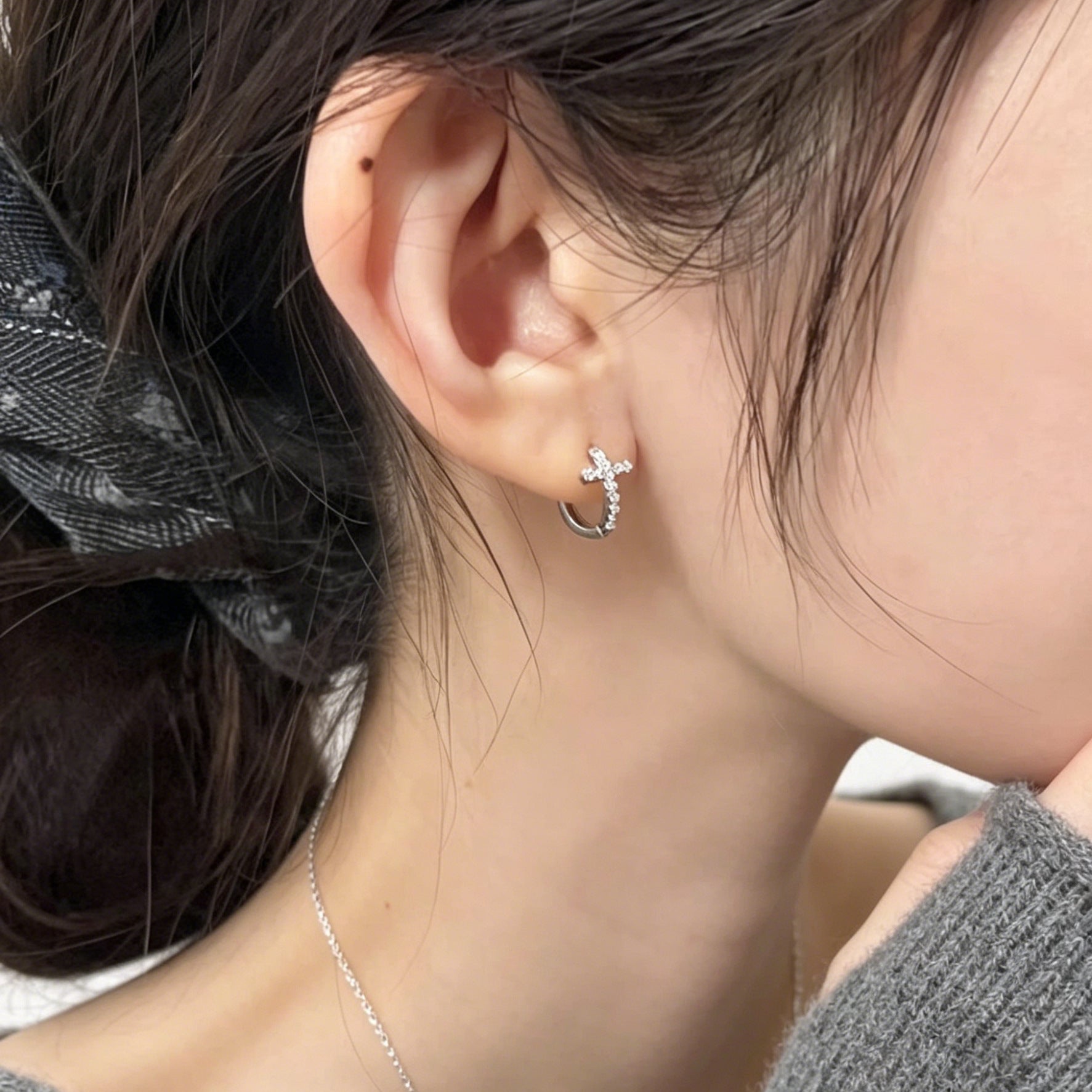 Luxurious Cross Stud Earrings For Women With 925 Sterling Silver Posts And Electroplated Alloy Featuring Rhinestones