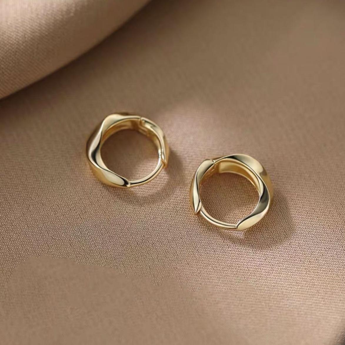 Infinity Earrings For Women In Silver Featuring Copper Ear Pins