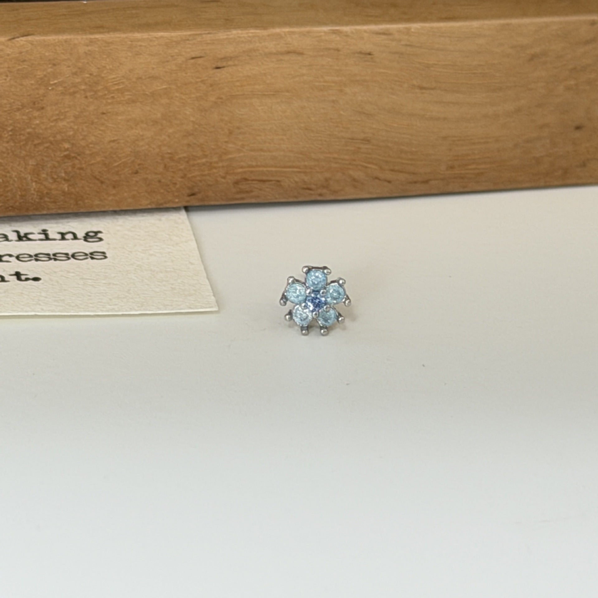 Cute Flowers Stud Earrings For Women With Titanium Steel Posts And Zircon Inlay In Copper