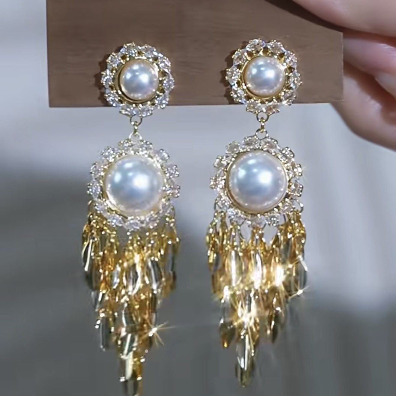 Novelty Leaves Earrings For Women With Copper Tassel And Artificial Pearl Inlay