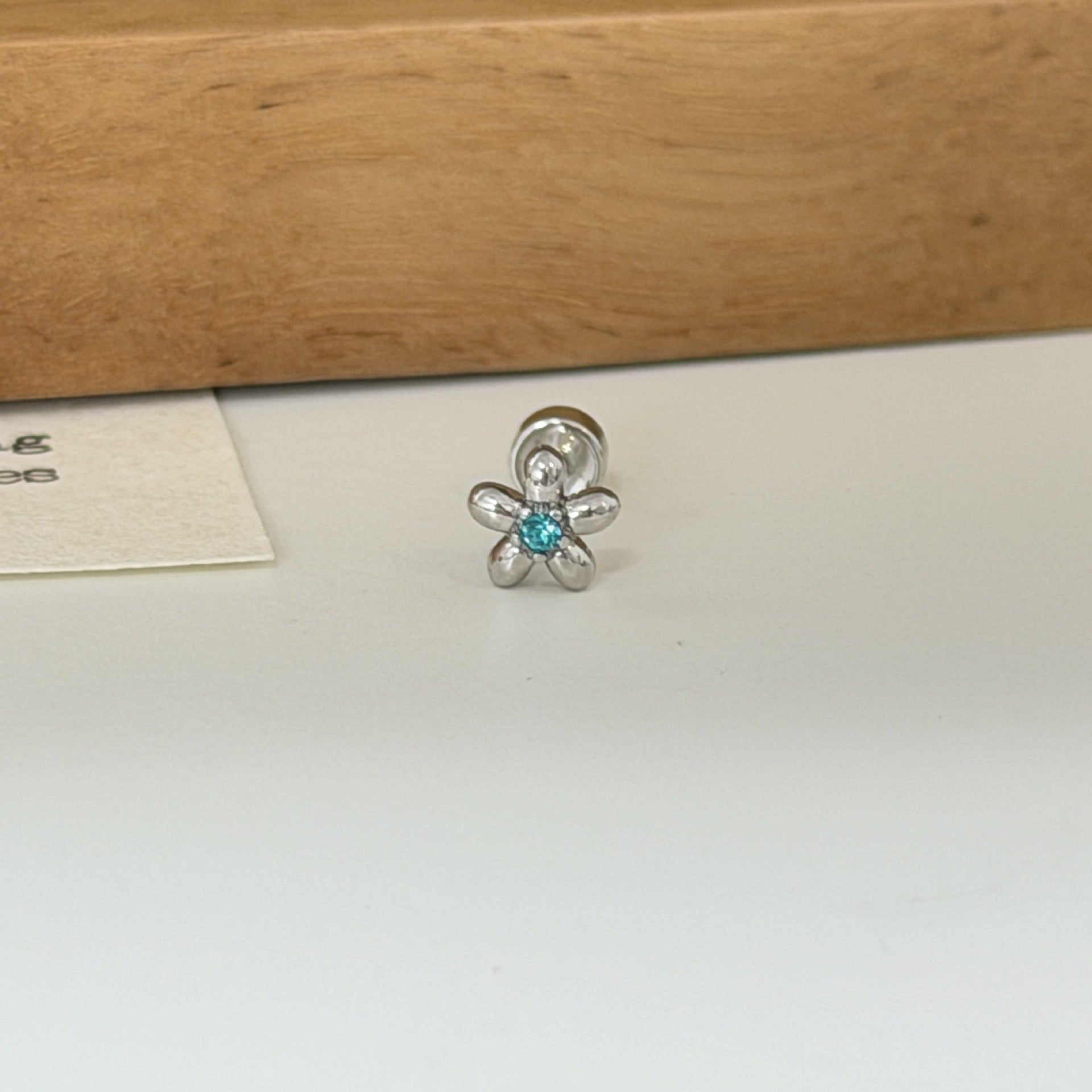 Cute Flowers Stud Earrings For Women With Titanium Steel Posts And Zircon Inlay In Copper