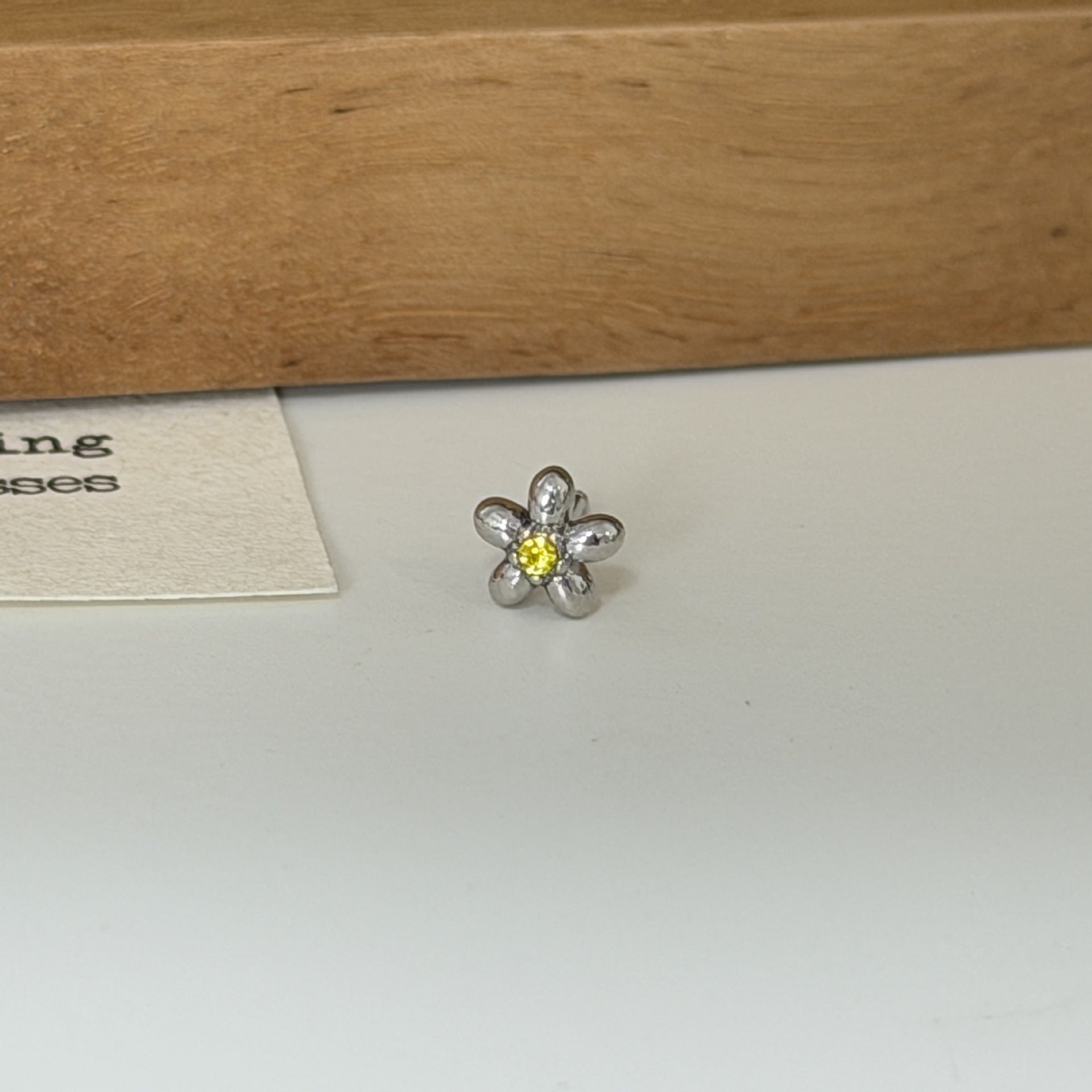 Cute Flowers Stud Earrings For Women With Titanium Steel Posts And Zircon Inlay In Copper