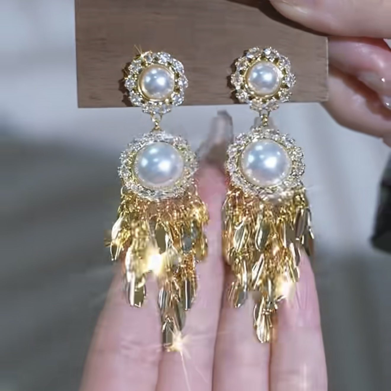 Novelty Leaves Earrings For Women With Copper Tassel And Artificial Pearl Inlay
