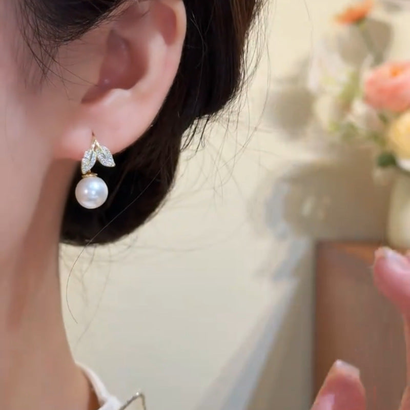 Luxurious Leaf Earrings For Women Featuring Imitation Pearl And Zircon With Electroplated Finish And Copper Ear Pins