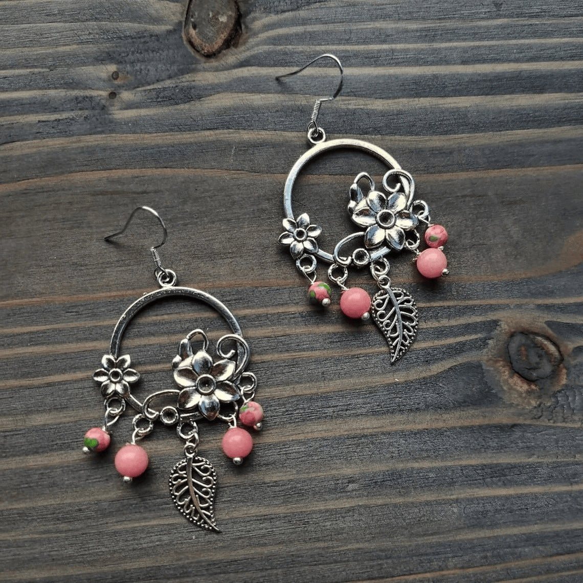 Bohemian Silver Flowers Dangling Earrings For Women With Beading Craft And Gem Inlay, Made Of Zinc Alloy