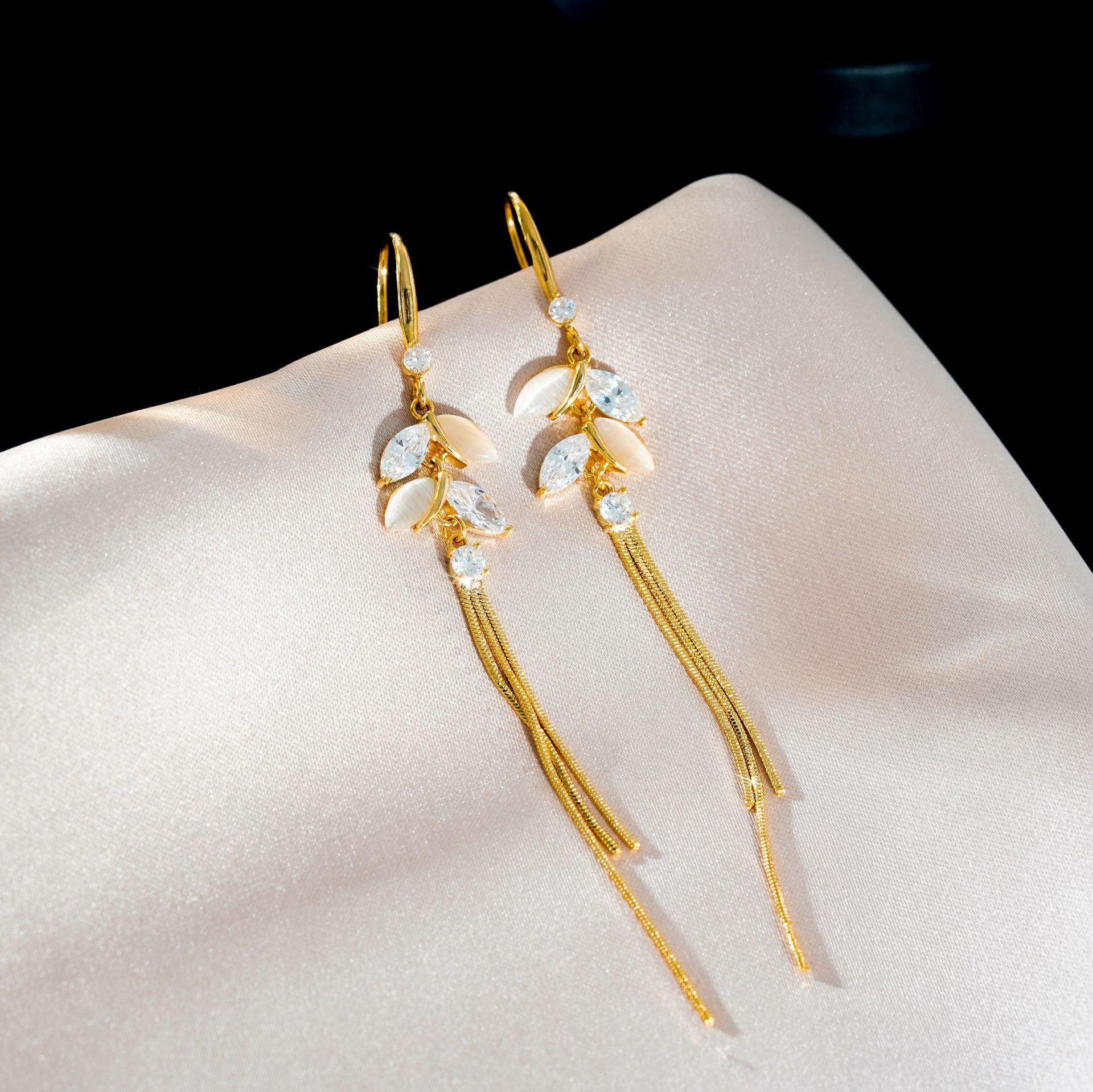 Grain Tassel Earrings For Women With Alloy Craft And Copper Ear Pins, Featuring Zircon Inlay Material