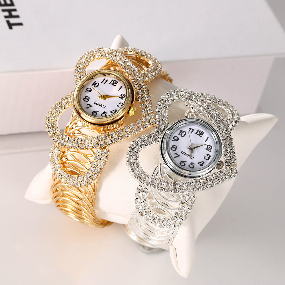 Heart Shape Inlay Rhinestones Bracelet Watch For Women With Electroplated Gold Plating, Featuring Sparkling Rhinestone Design