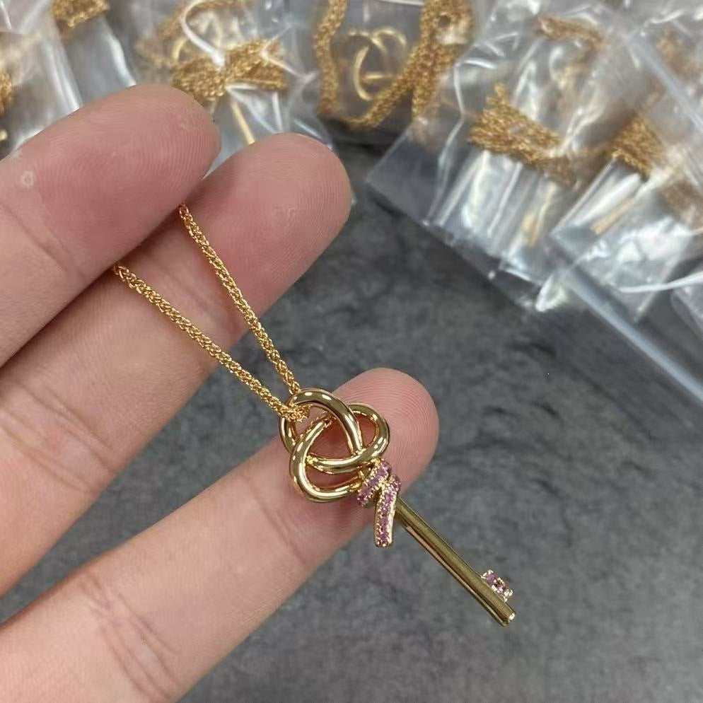 V Gold Key Necklace With Zircon Inlay On Twisted Rope Chain, Sweet Style For Women