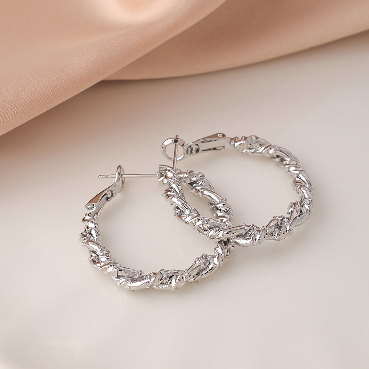 Gold Circle Earrings For Women With Copper Ear Pins Featuring Exaggerated Style